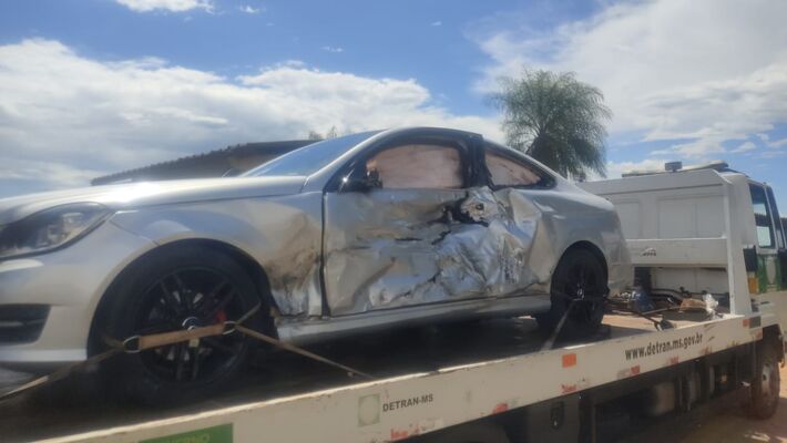 Mercedes apreendido em Rochedo, envolveu-se em acidente com morte na Capital. Foto: DR | MS Notícias