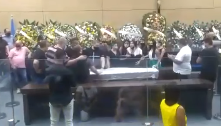 Velório de vereador tem briga generalizada e viúva é agredida; print do vídeo