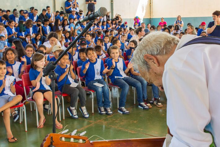 Geraldo Espíndola em Amambai, Projeto Nossa Escola Canta MS, em 07.04.2022. Foto: Altair Santos