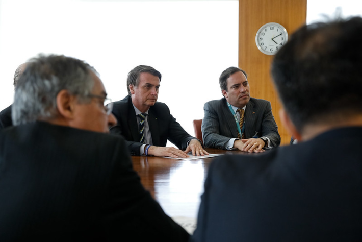 (Brasília - DF, 16/04/2019) Presidente da República, Jair Bolsonaro, durante audiência com Pedro Guimarães, Presidente da Caixa Econômica Federal. Foto: Carolina Antunes | PR 