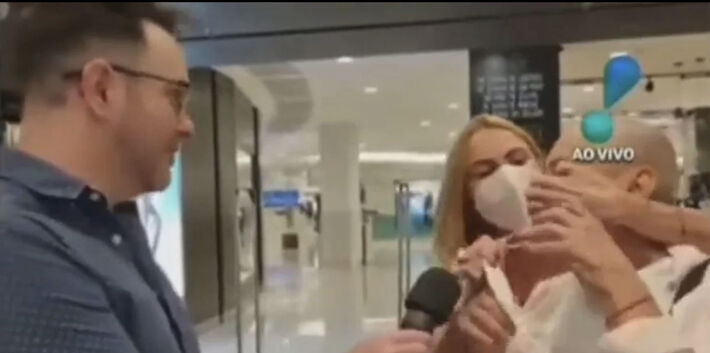 Mulher de Stênio Garcia interrompeu entrevista com mãozada na cara do ator