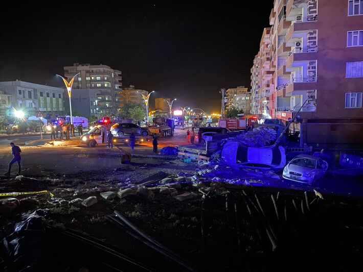 Dezenas de veículos foram arrastados pelo caminhão desgovernado. Foto: Reprodução