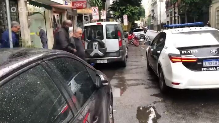 Policiais civis encontraram imagens na casa do ator durante mandado de busca e apreensão; câmeras de vigilância mostram Dumont dando beijos na boca e fazendo carícias íntimas em garoto. Foto: Print | Vídeo | O Globo