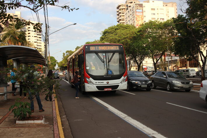 Ônibus circular em Campo Grande - imagem meramente ilustrativa, já que Campo Grande não compõe a pesquisa. Foto: Tero Queiroz