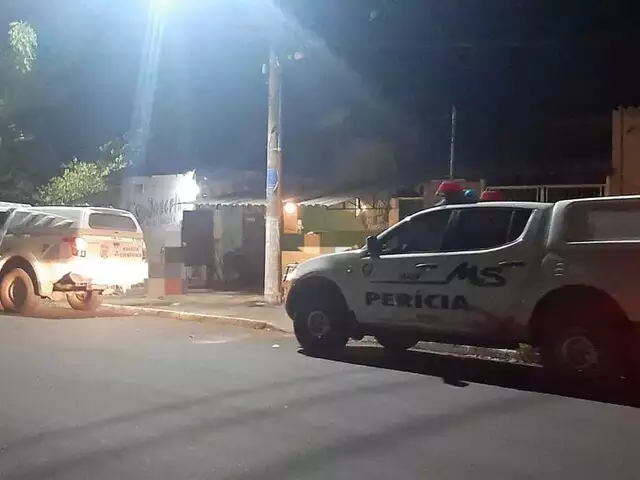 Perícia criminal próxima ao local onde Marcos foi encontrado morto. (Foto: DPN News) 
