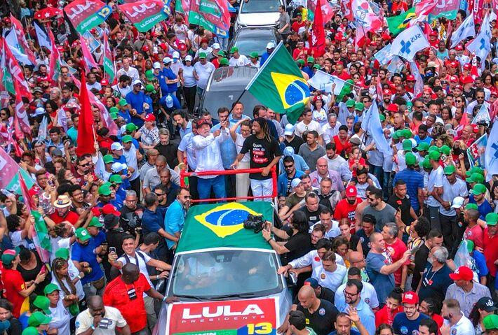 12.10.2022. Lula participa de caminhada no Complexo do Alemão. Foto: Ricardo Stuckert