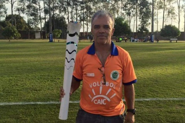 O professor de voleibol, funcionário da Divisão de Esporte de Arte e Cultura (Deac) de Campo Grande (MS), Márcio de Oliveira Martins. Foto: Instagram | Deac