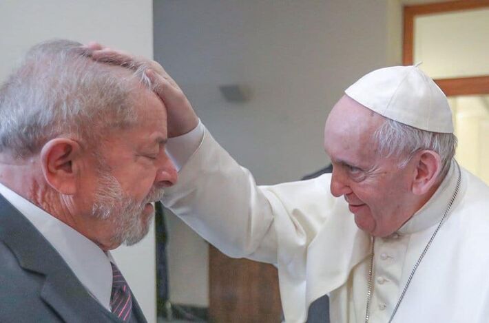 O ex-presidente Luiz Inácio Lula da Silva se reuniu com o papa Francisco nesta quinta-feira (13) - Ricardo Stuckert