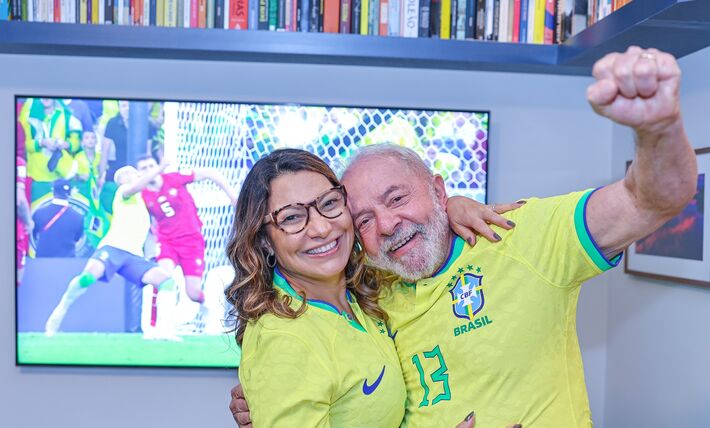 Lula e Janja torcem para a Seleção Brasileira em seu jogo de estreia na Copa do Mundo do Catar, contra a Sérvia. Brasil venceU por 2 a 0, com gols de Richarlison. Foto: Ricardo Stuckert