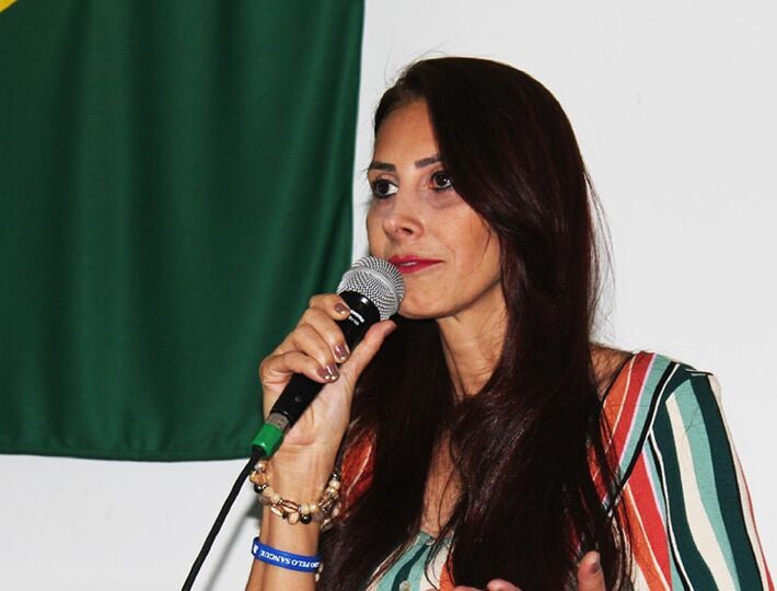 Essa é a 1&ordm; Sargento bolsonarista  Betânia Kelly Rodrigues da Silva que fez ameaças a jornalistas sul-mato-grossenses. 