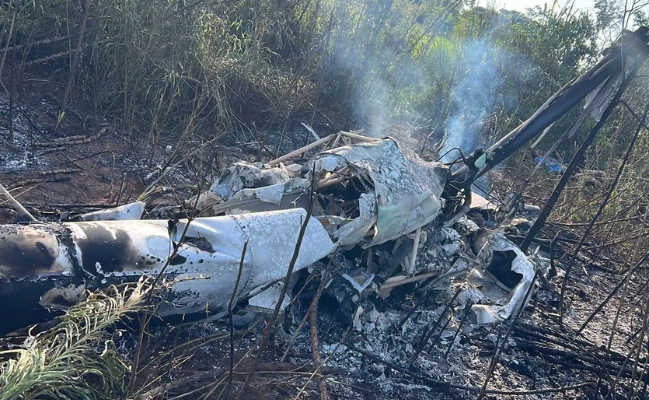 Aeronave ficou completamente destruída. Foto: partilhada pela Rádio Monumental 1080 AM