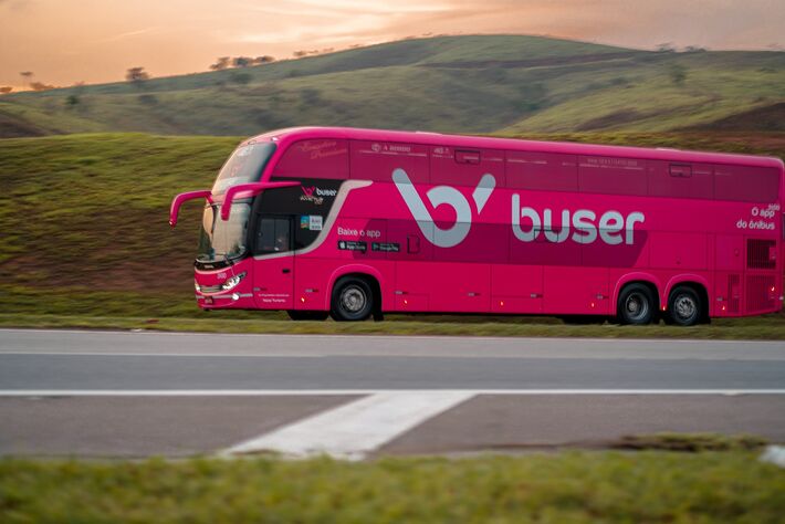 Após consolidar modelo inédito de viagens fretadas de ônibus com foco no consumidor, startup agora lança fretamento contínuo para empresas. Foto: Divulgação