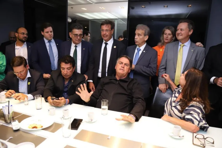 Jair Bolsonaro em reunião no PL após retornar ao Brasil nesta quinta-feira. Foto: Divulgação/PL