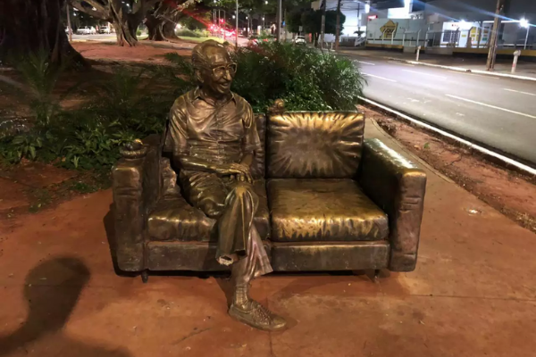A escultura foi inaugurada em 19 de dezembro de 2017, dia que foi comemorado os 101 anos de nascimento de Manoel. Foto: Arquivo