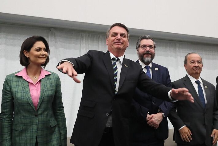 Jair Bolsonaro e Michelle Bolsonaro. Foto: Isac Nóbrega/PR