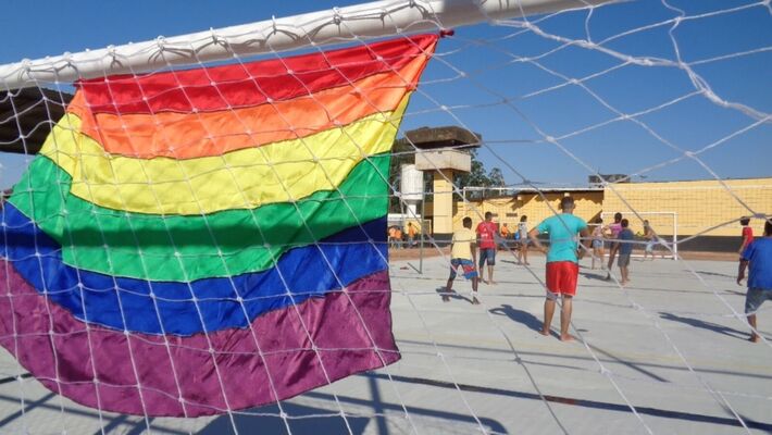 Em maio, no Mês da Diversidade, a Subsecretaria de Políticas Públicas LGBTQIA+ incluiu, pela segunda vez, na programação o torneio de vôlei para a ala LGBT+ do presídio. Foto: Divulgação