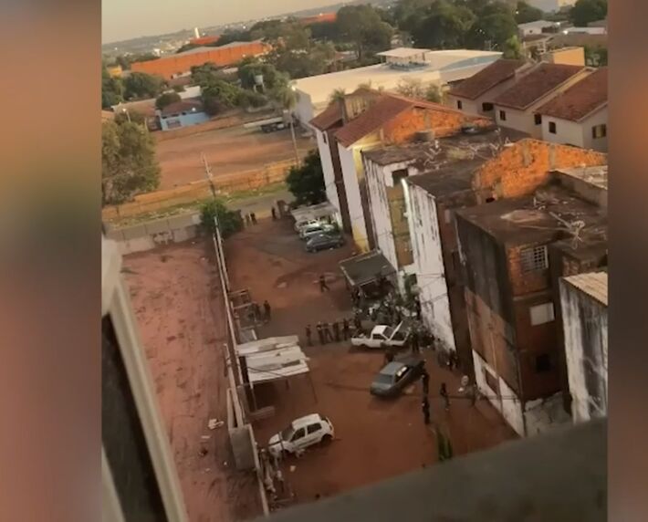 Polícia cerca condomínio 'Carandiru' na Mata do Jacinto em Campo Grande. Foto: Reprodução | Rede sociais