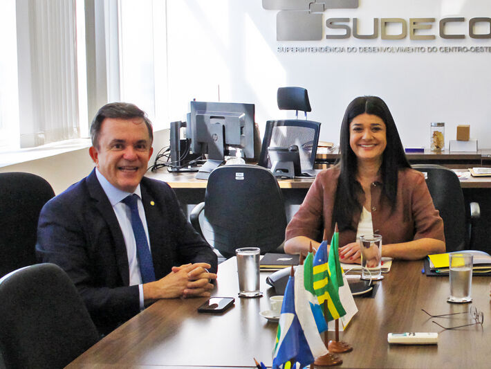 O deputado federal Vander Loubet (PT) e Rose Modesto (UB), na sede da Sudeco. Foto: Camily Oliveira | Ascom - Sudeco