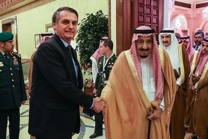 (Riade - Arábia Saudita, 30/10/2019) - Ex-presidente da República, Jair Bolsonaro e Salman Bin Abdulaziz Al Saud, Rei da Arábia Saudita. Foto: José Dias/PR