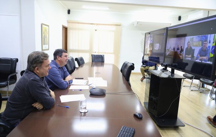 Governador e o deputado federal Vander Louber em videoconferência com Ministério do Meio Ambiente