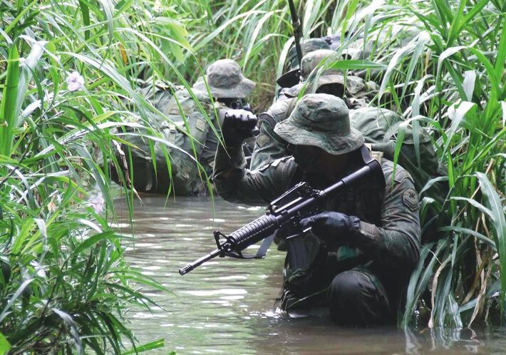 (Imagem de arquivo - 2015) - Durante uma das edições do Curso Especial de Comandos Anfíbios, da Marinha do Brasil. 