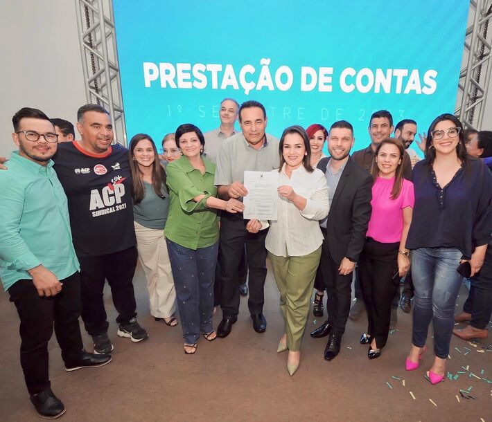 Em agosto a prefeita Adriane Lopes assinou a autorização para realização de Concurso Público para Professores da Rede Municipal de Ensino, com 323 vagas, em diferentes áreas. Foto: Reprodução