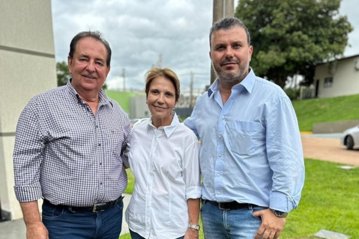 O prefeito de Itaporã, Marcos Pacco, a senadora Tereza Cristina e o preso na Operação Turn Off, chefe de Gabinete de Pacco, Nilson Pedroso. Foto: Redes