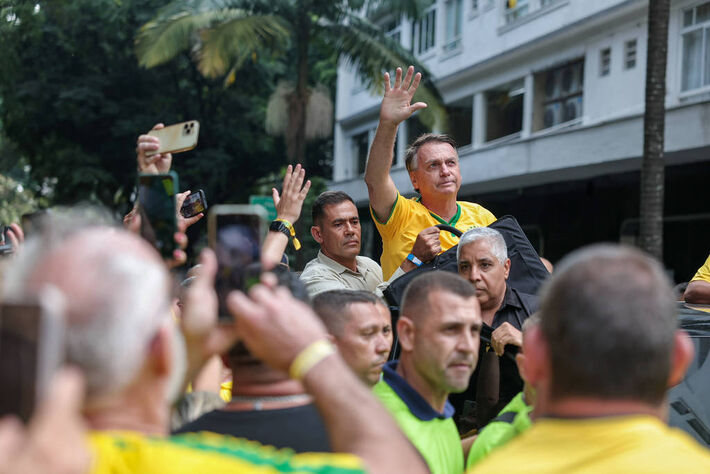 O ex-presidente Jair Bolsonaro (PL) na avenida Paulista, em São Paulo - Danilo Verpa/Folhapress