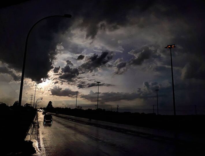 Sol com chuva em Campo Grande (imagem de arquivo). Crédito: Tero Queiroz 