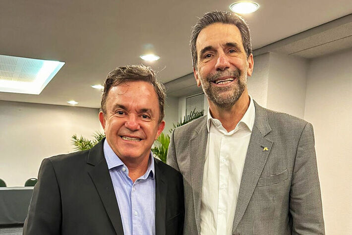 O deputado federal Vander Loubet e o diretor-geral brasileiro da Itaipu Binacional, Enio Verri - (Foto: Assessoria)