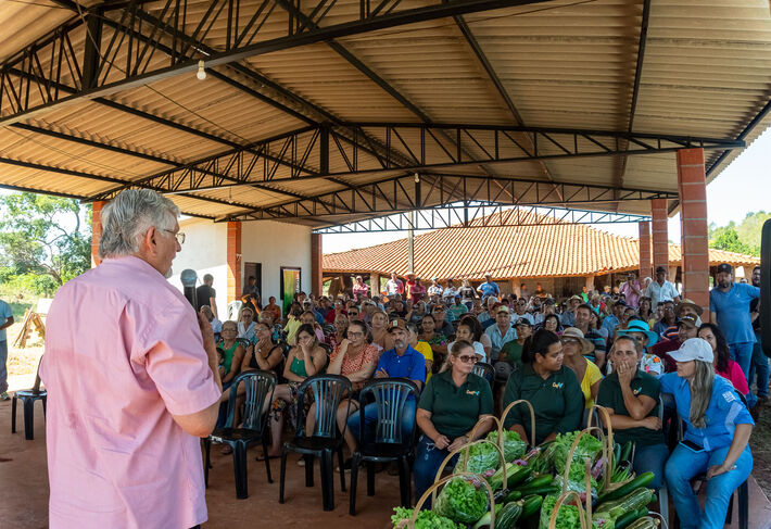 Deputado Estadual Zeca do PT apelou para que moradores do 7 de Setembro não vendam seus lotes, conquistados por meio da Reforma Agrária. Foto: Tero Queiroz
