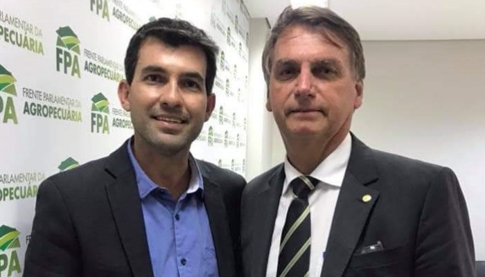 Bortolotto e o ex-presidente Jair Bolsonaro: PF esteve na casa de produtor rural e empresário em Amambai (Foto: Arquivo)