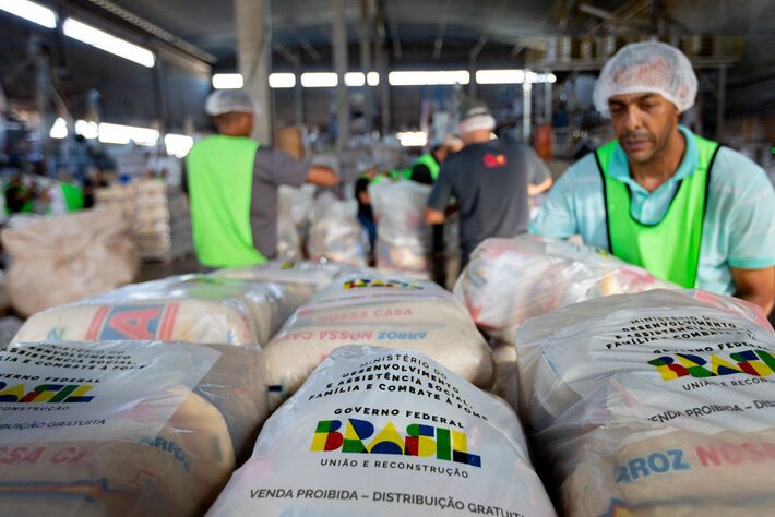 Empresa Quit Alimentos (CAL Alimentos) é responsável pela produção de cestas de alimentos para municípios afetados. Foto: Lyon Santos/ MDS