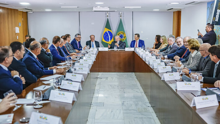 Em 28/05/2024, o presidente Lula sancionou o Projeto de Lei n° 2/2024 no Palácio do Planalto, autorizando quotas de depreciação acelerada para máquinas em certas atividades econômicas.