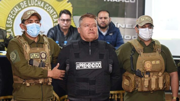 O general boliviano Juan José Zuniga é apresentado após sua prisão pelas autoridades por uma tentativa de golpe em La Paz, Bolívia.