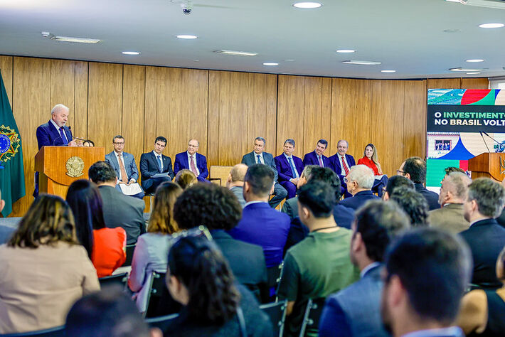 12.12.2023 - Presidente da República, Luiz Inácio Lula da Silva, durante reunião de Anúncios de Investimentos de Bancos Públicos em Estados, no Palácio do Planalto. Brasília - DF.     Foto: Ricardo Stuckert / PR