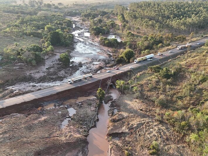 Barragem rompeu na manhã de terça-feira