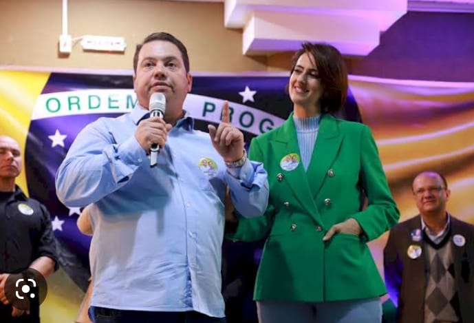 Deputado eleito, Rodolfo Nogueira e a esposa, Gianni. 