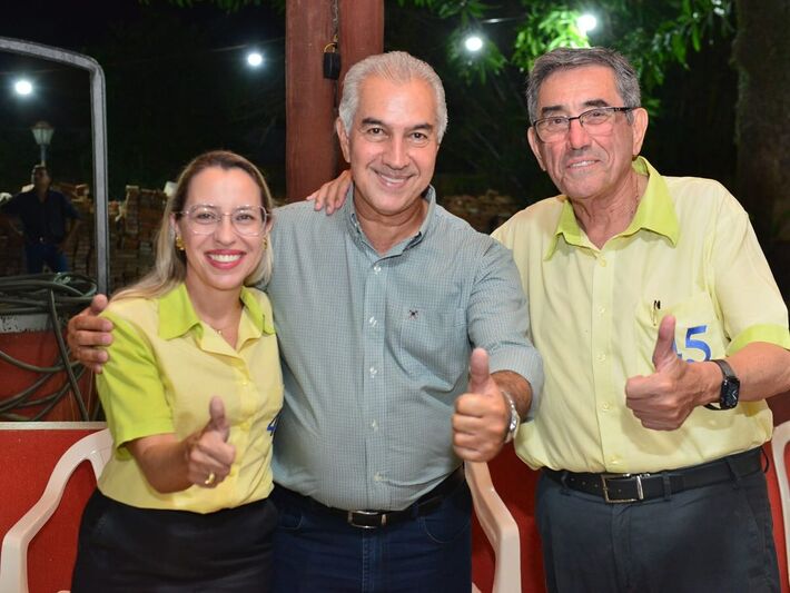 A servidora solicitou apoio para o evento político de campanha de Nelson Cintra, que, no entanto, teve pouquíssimo público, mesmo com a presença do ex-governador Reinaldo Azambuja, presidente do PSDB. Foto: Redes.