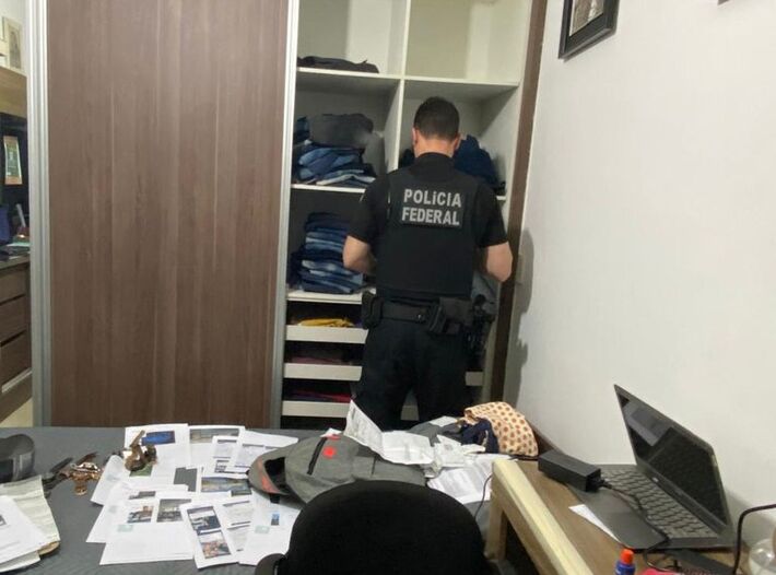 Agentes da PF em operação