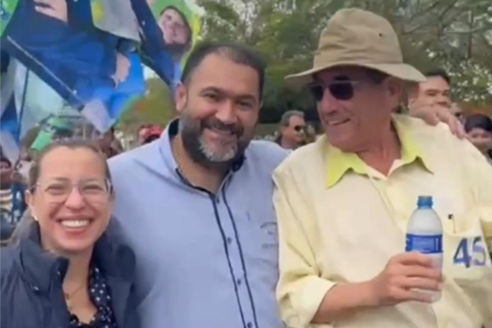 Da esquerda para a direita: Adreara, seu esposo, vereador Rudmar e o prefeito Nelson Cintra. Foto: Arquivo