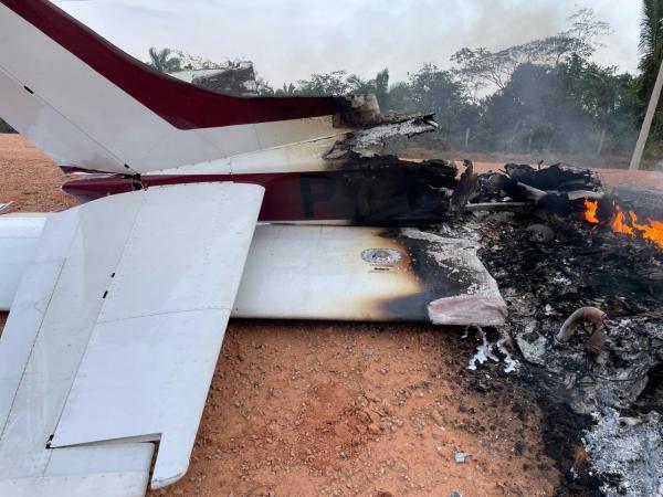 Aeronave foi incendiada pelos bandidos