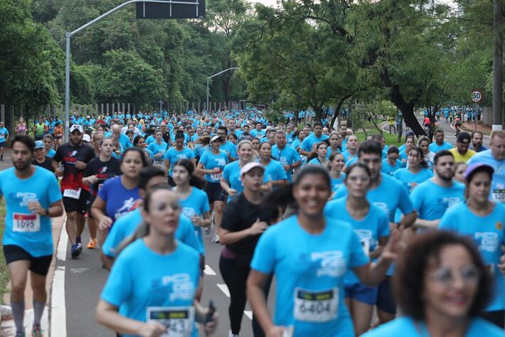 Corrida atraiu 5 mil competidores ao Parque dos Poderes, na Capital sul-mato-grossense.  