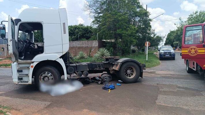 Jovem morreu no local, antes que fosse socorrida