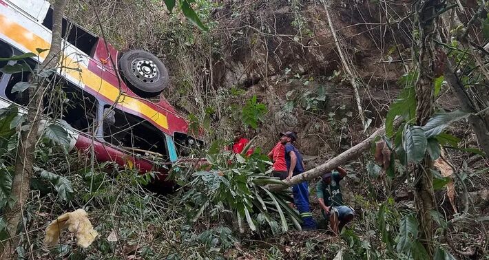 Além dos mortos, 28 pessoas ficaram feridas