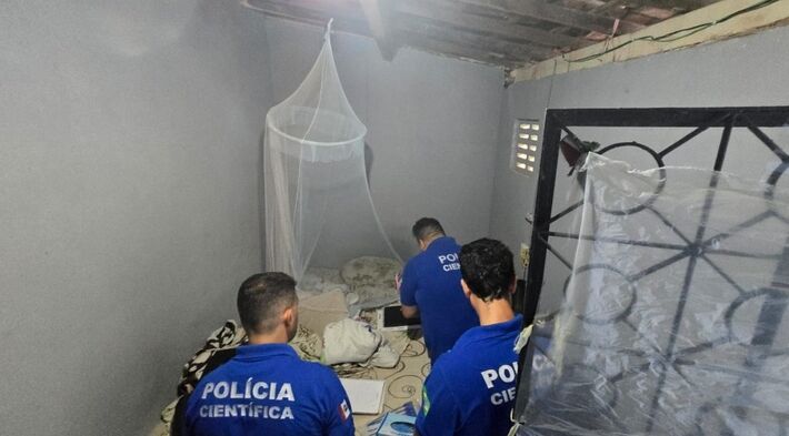 Agentes durante operação nesta quinta-feira