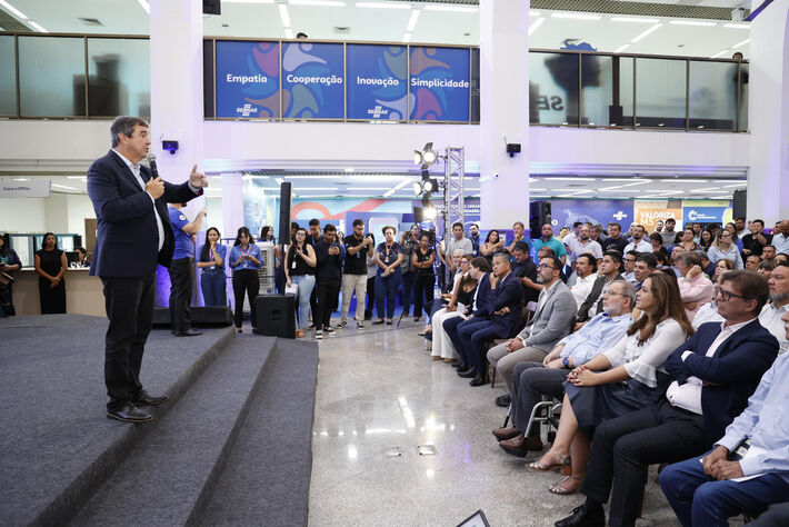 Governador Eduardo Riedel em sua participação no evento
