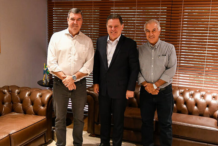 Azambuja e Riedel, com Perillo: direção nacional reconhece peso político do PSDB-MS | Foto: Divulgação