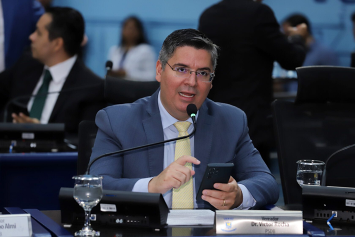 Dr. Victor Rocha. 