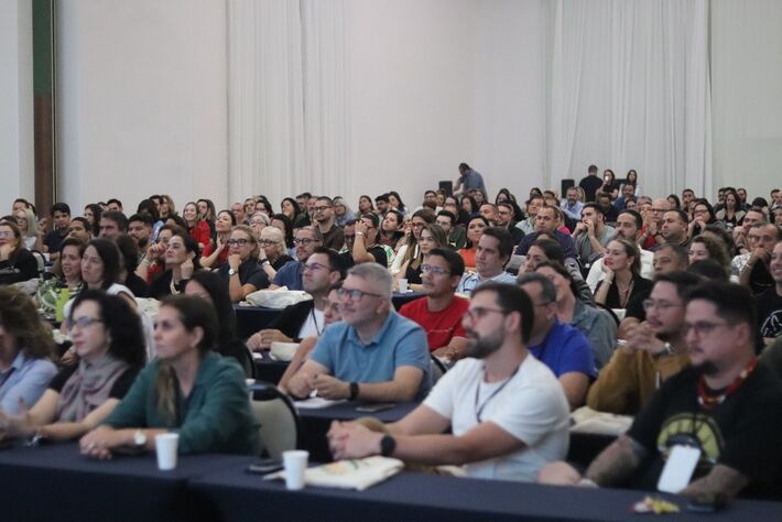 Últimos dias para se inscrever no processo seletivo para ser diretor escolar do maior grupo de educação básica do Brasil.